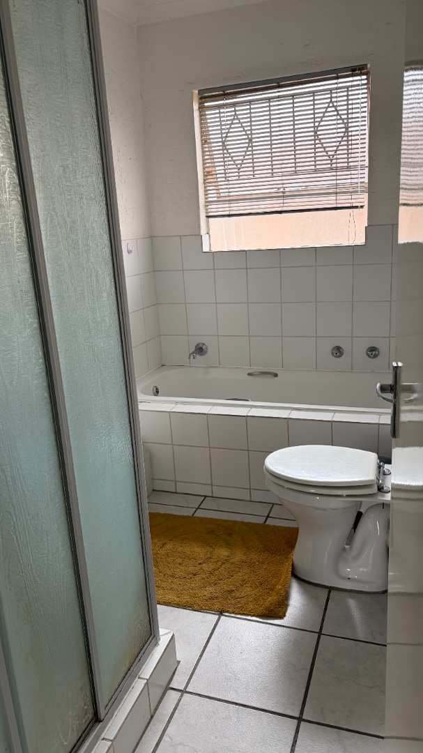 2 Bedroom Property for Sale in Buccleuch Gauteng