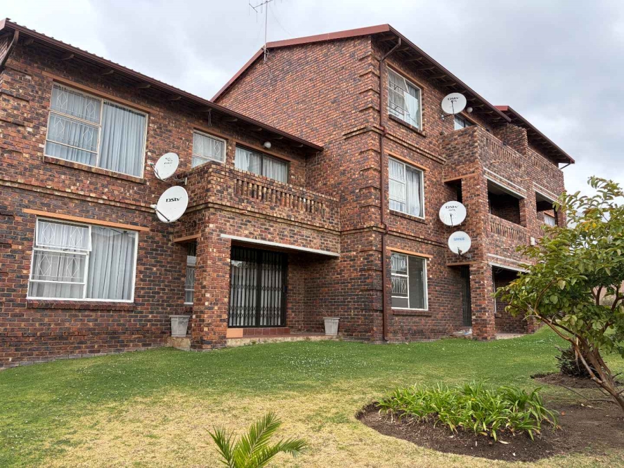 2 Bedroom Property for Sale in Buccleuch Gauteng