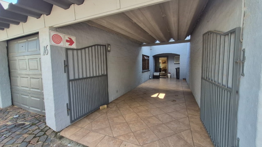 3 Bedroom Property for Sale in Aston Manor Gauteng