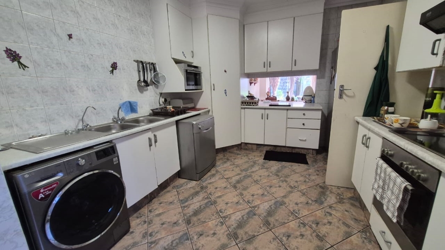 3 Bedroom Property for Sale in Aston Manor Gauteng