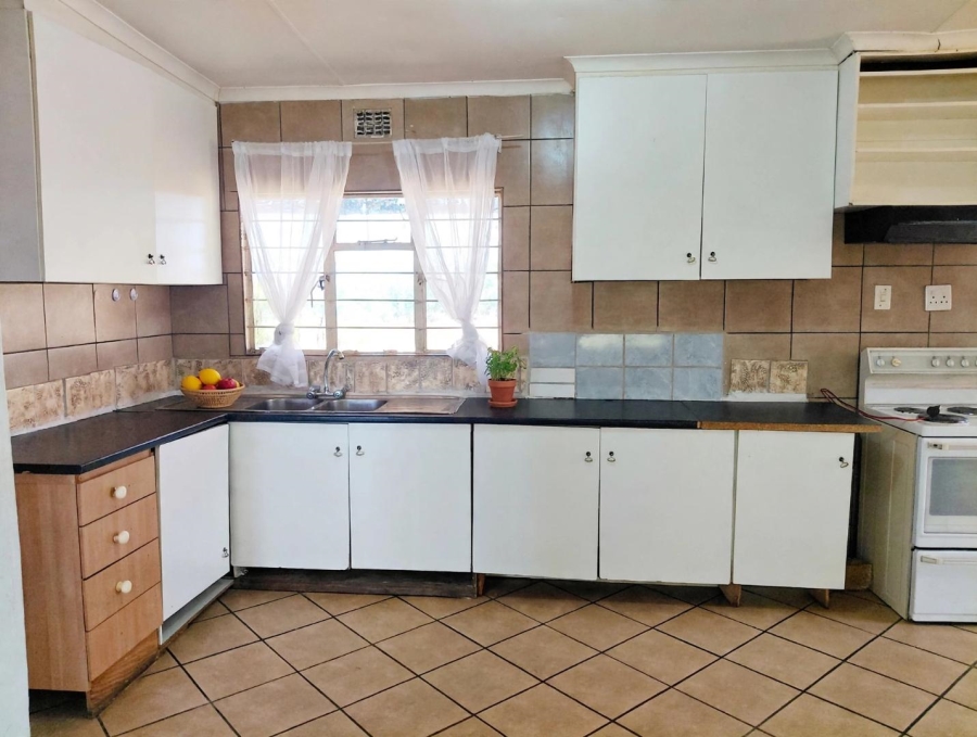 To Let 2 Bedroom Property for Rent in Rayton Gauteng