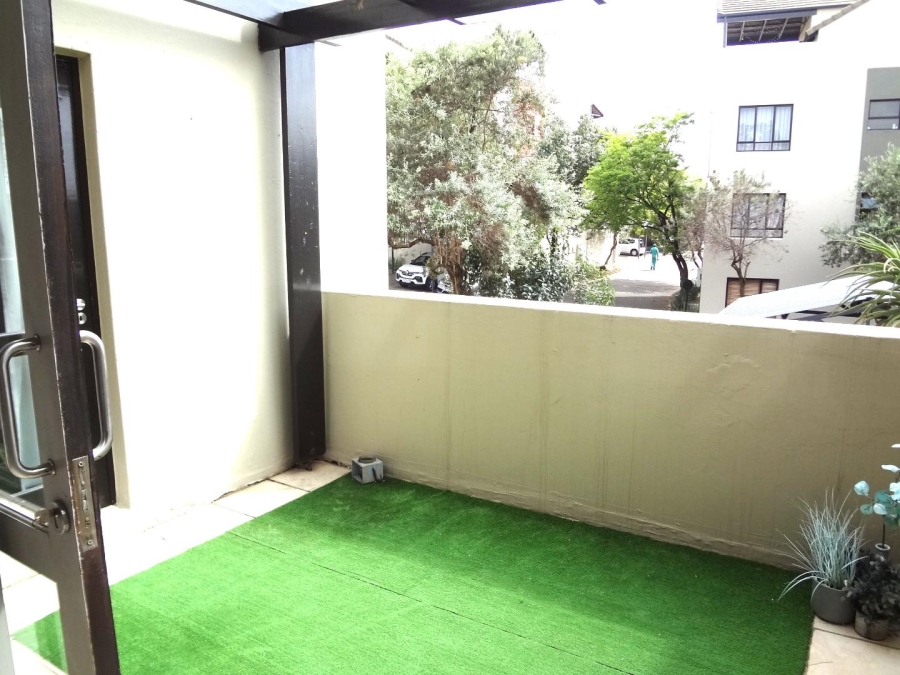 To Let 2 Bedroom Property for Rent in Lonehill Gauteng