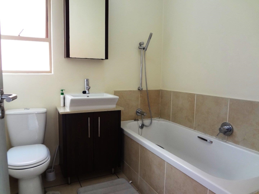 To Let 2 Bedroom Property for Rent in Lonehill Gauteng