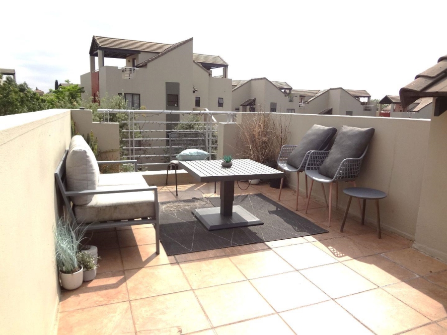 To Let 2 Bedroom Property for Rent in Lonehill Gauteng