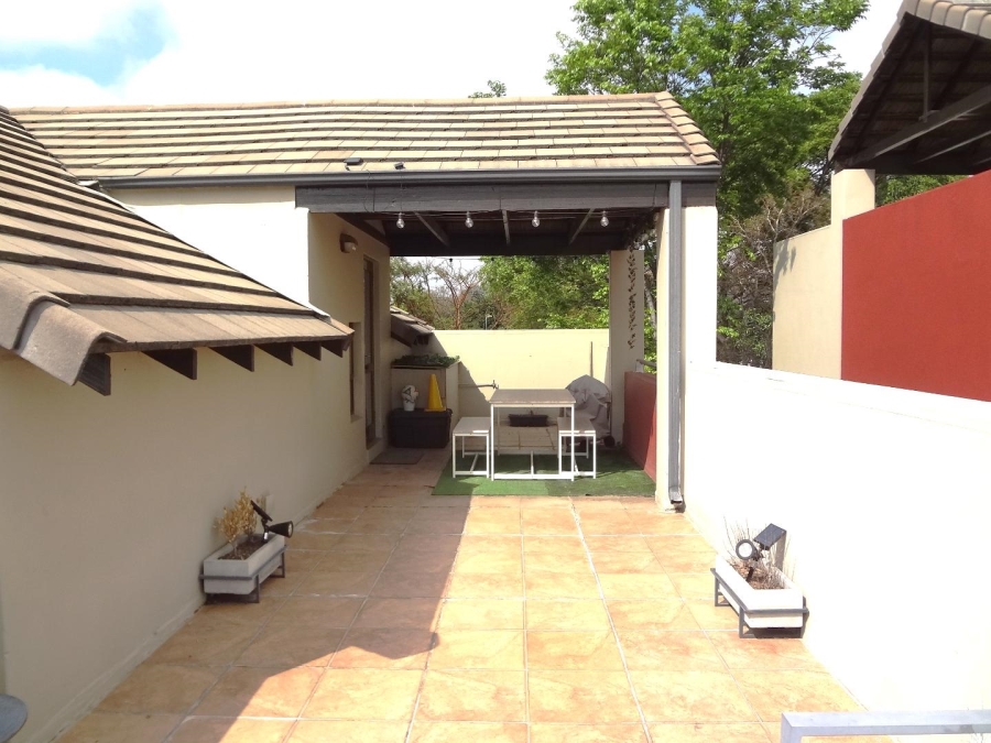 To Let 2 Bedroom Property for Rent in Lonehill Gauteng