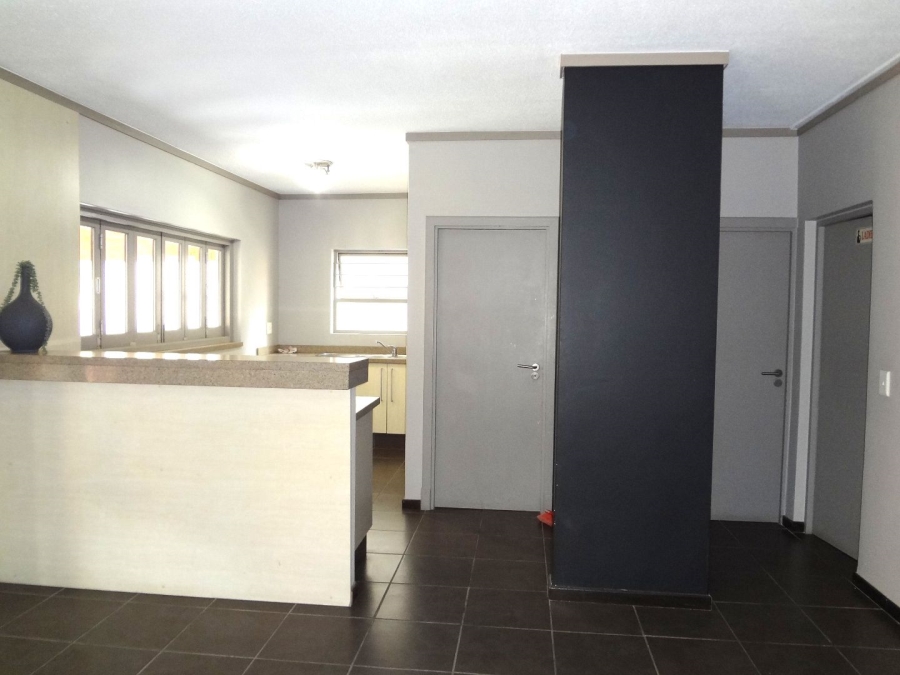 To Let 2 Bedroom Property for Rent in Lonehill Gauteng