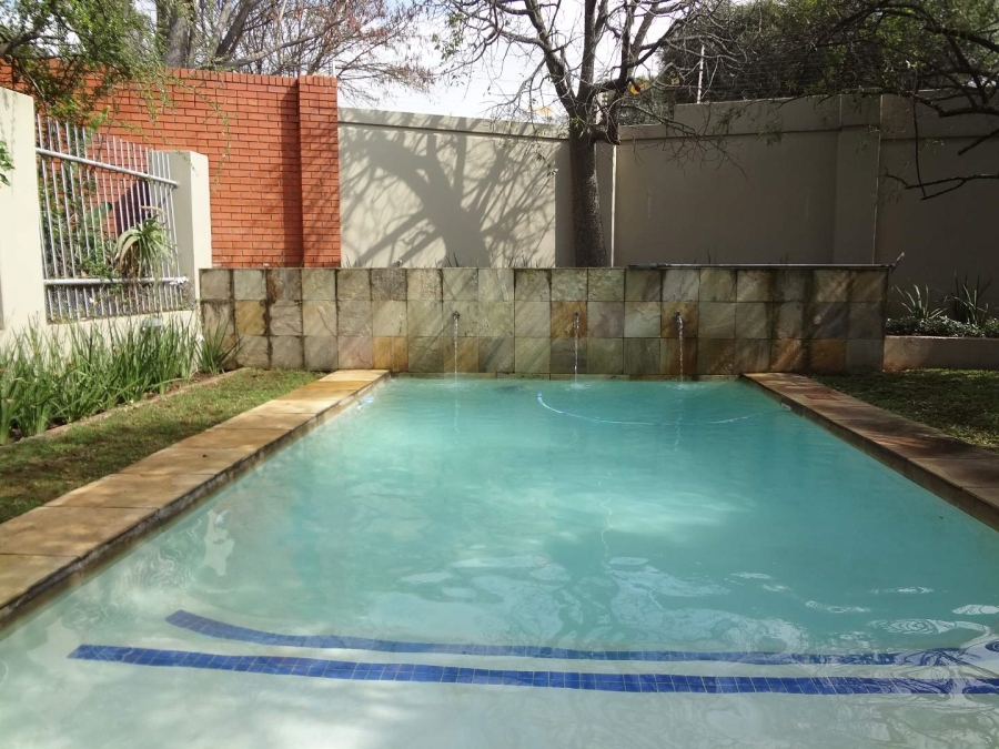 To Let 2 Bedroom Property for Rent in Lonehill Gauteng