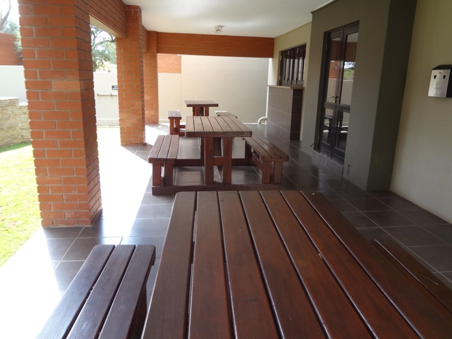 To Let 2 Bedroom Property for Rent in Lonehill Gauteng