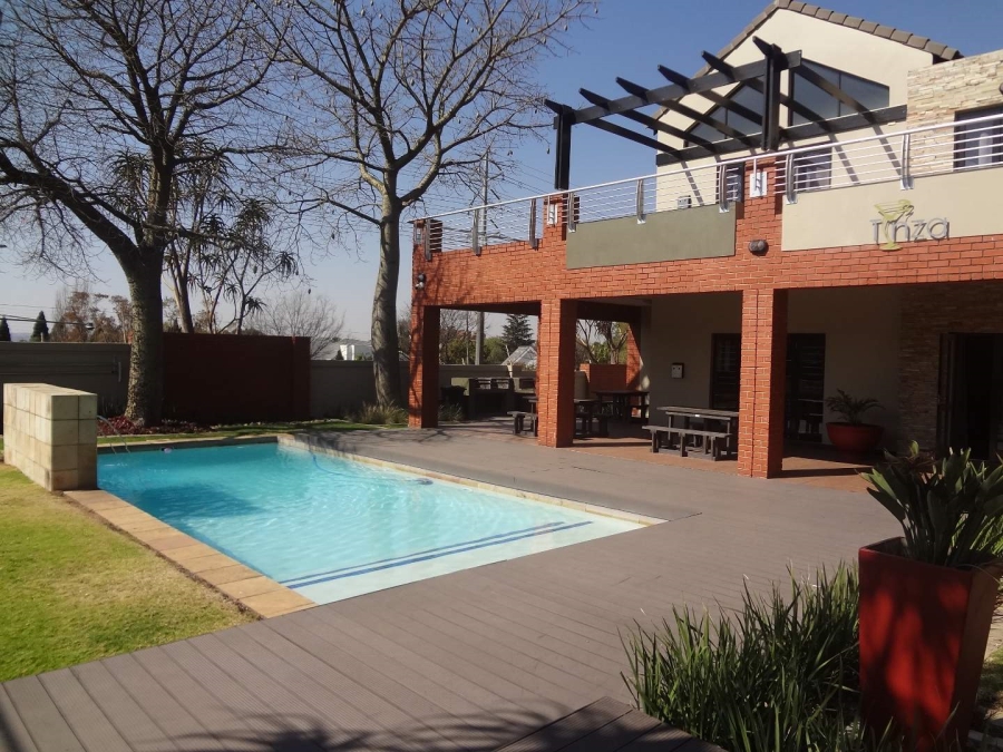 To Let 2 Bedroom Property for Rent in Lonehill Gauteng
