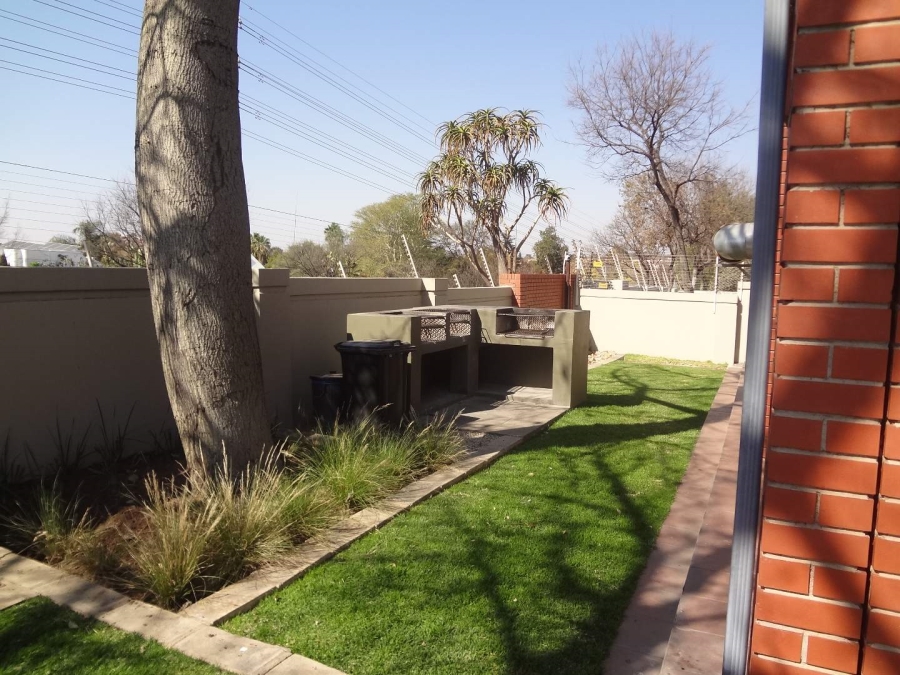To Let 2 Bedroom Property for Rent in Lonehill Gauteng