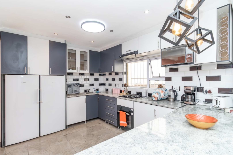 To Let 3 Bedroom Property for Rent in Morningside Manor Gauteng