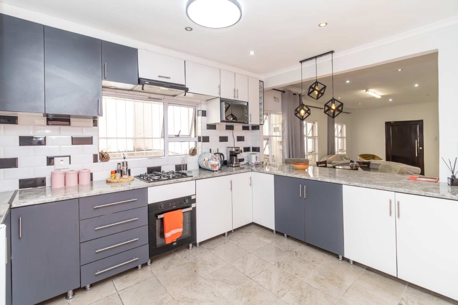To Let 3 Bedroom Property for Rent in Morningside Manor Gauteng