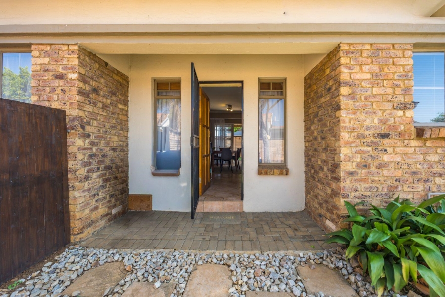 2 Bedroom Property for Sale in Equestria Gauteng