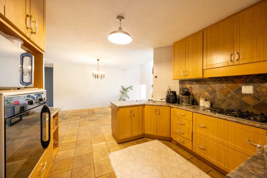 3 Bedroom Property for Sale in La Montagne Gauteng