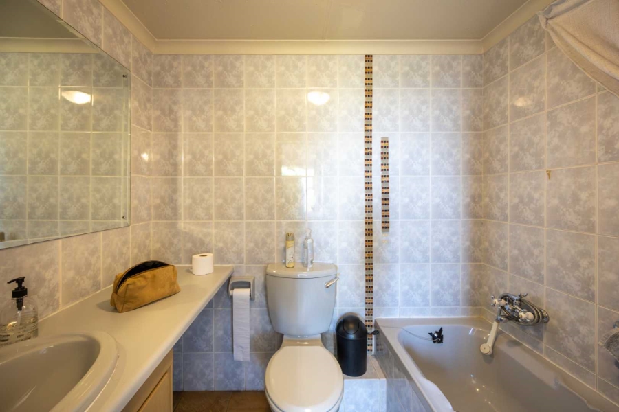 3 Bedroom Property for Sale in La Montagne Gauteng