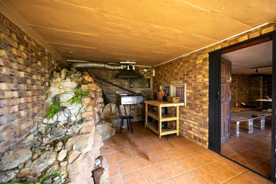 3 Bedroom Property for Sale in La Montagne Gauteng