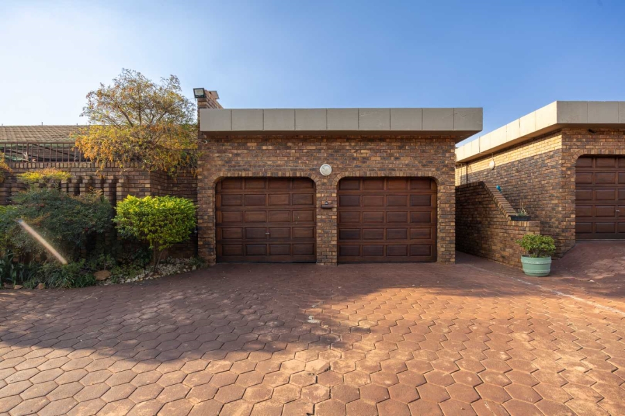 3 Bedroom Property for Sale in La Montagne Gauteng