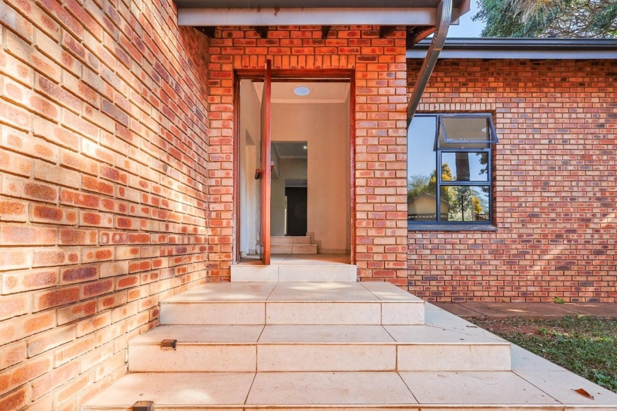 4 Bedroom Property for Sale in Die Wilgers Gauteng