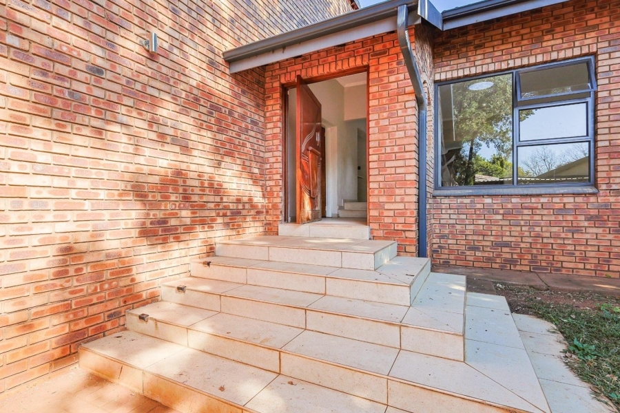 4 Bedroom Property for Sale in Die Wilgers Gauteng