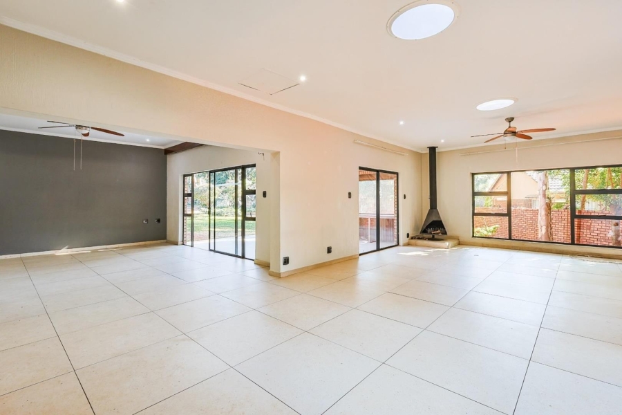4 Bedroom Property for Sale in Die Wilgers Gauteng