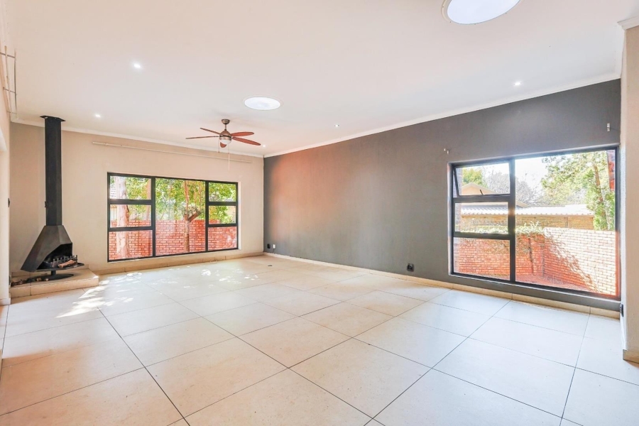 4 Bedroom Property for Sale in Die Wilgers Gauteng
