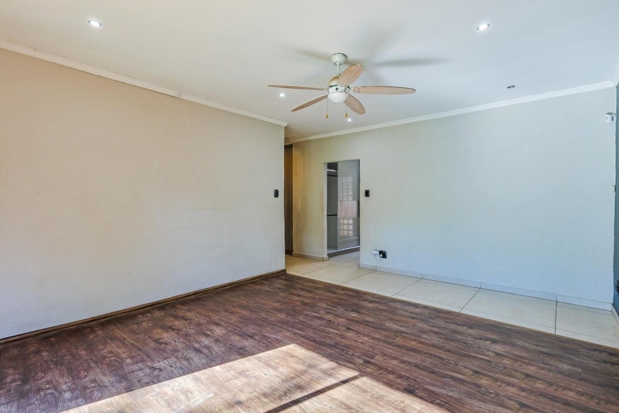 4 Bedroom Property for Sale in Die Wilgers Gauteng