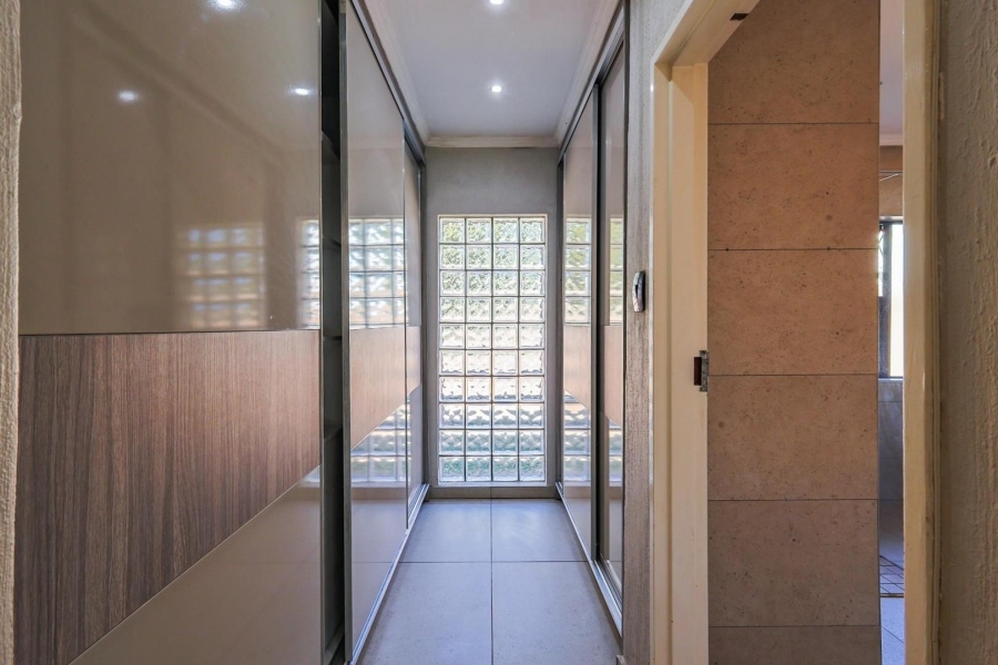 4 Bedroom Property for Sale in Die Wilgers Gauteng