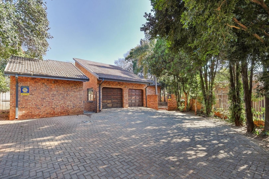 4 Bedroom Property for Sale in Die Wilgers Gauteng