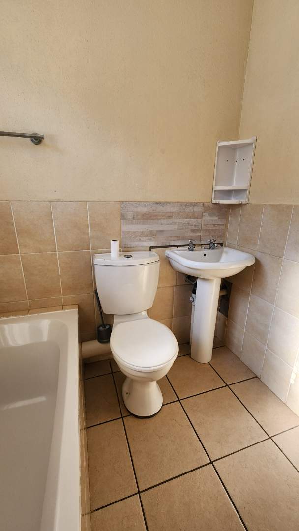 To Let 3 Bedroom Property for Rent in Heatherview Gauteng