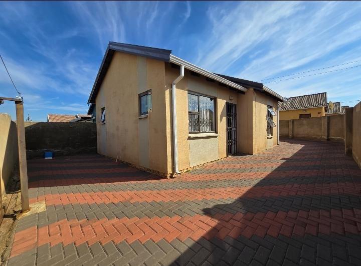 2 Bedroom Property for Sale in Savanna City Gauteng