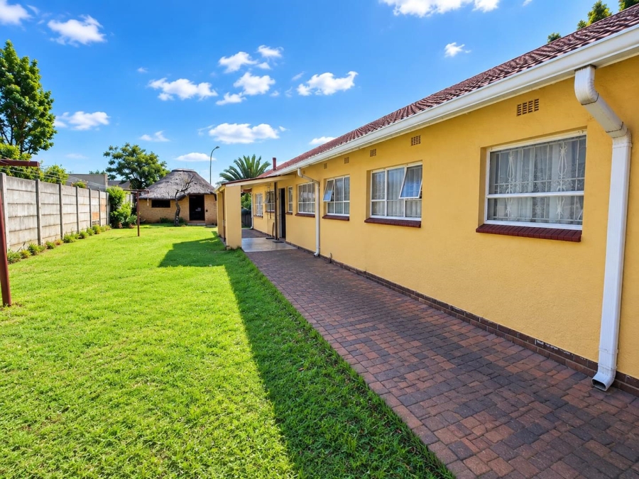 3 Bedroom Property for Sale in Glenvista Gauteng