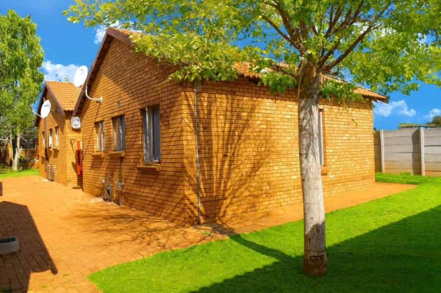 To Let 2 Bedroom Property for Rent in Protea Glen Gauteng