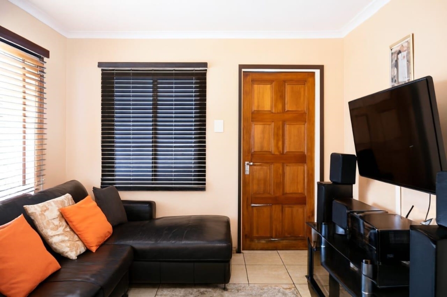 To Let 2 Bedroom Property for Rent in Protea Glen Gauteng