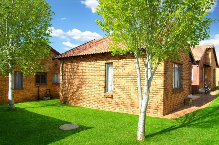 To Let 2 Bedroom Property for Rent in Protea Glen Gauteng