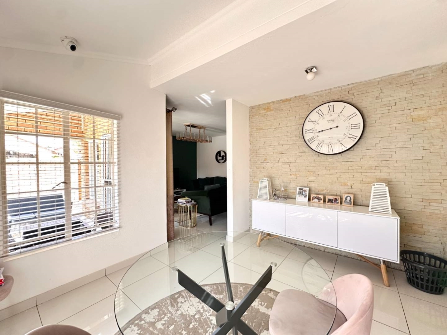 3 Bedroom Property for Sale in Equestria Gauteng
