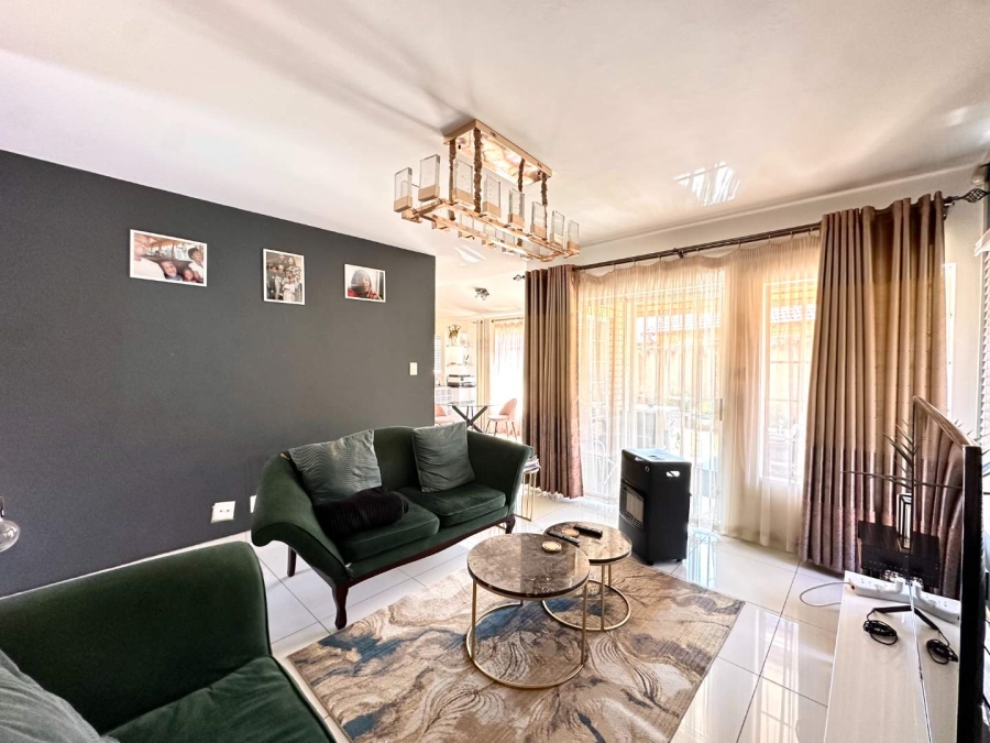 3 Bedroom Property for Sale in Equestria Gauteng