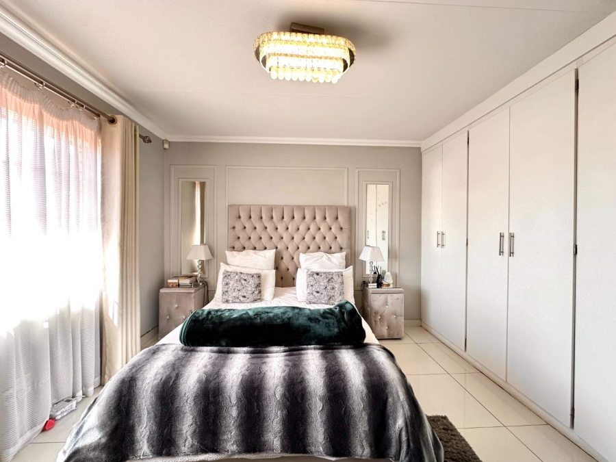 3 Bedroom Property for Sale in Equestria Gauteng