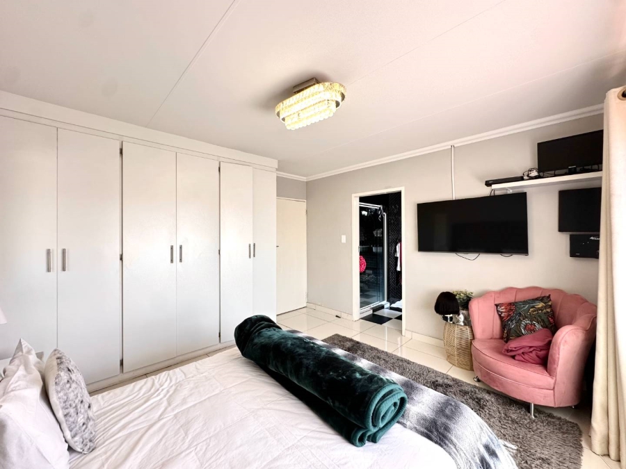 3 Bedroom Property for Sale in Equestria Gauteng