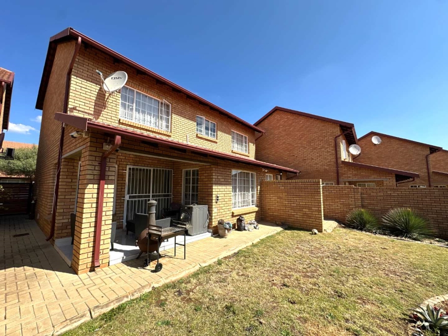 3 Bedroom Property for Sale in Equestria Gauteng