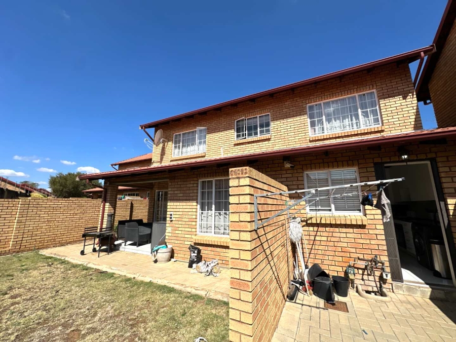 3 Bedroom Property for Sale in Equestria Gauteng