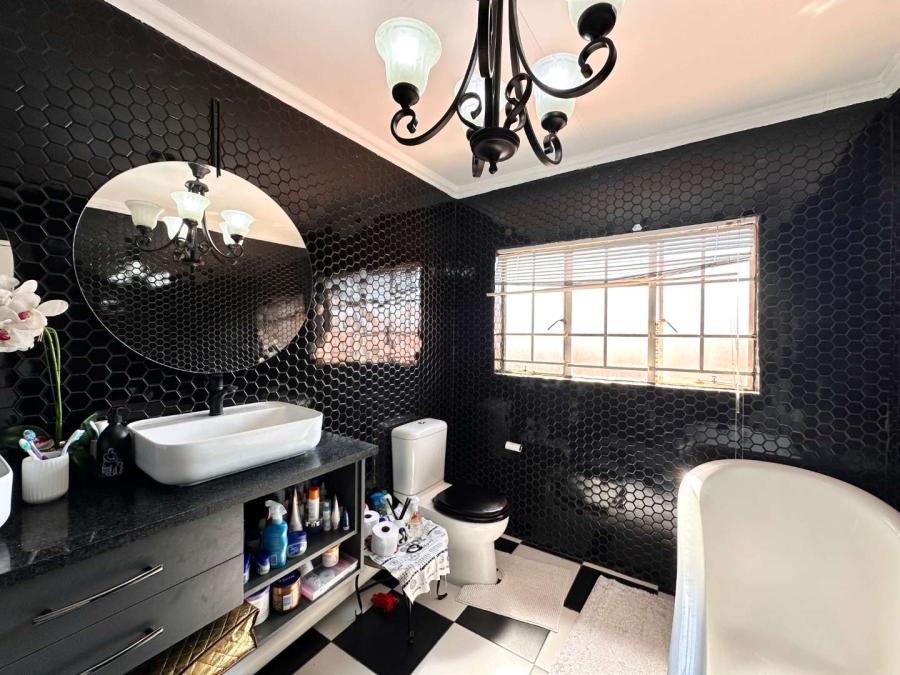 3 Bedroom Property for Sale in Equestria Gauteng
