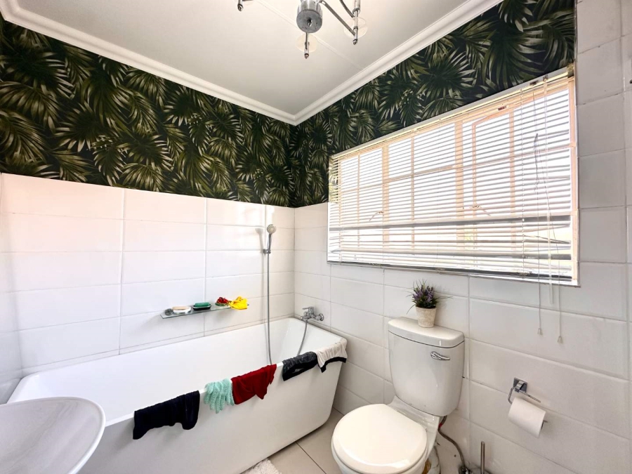 3 Bedroom Property for Sale in Equestria Gauteng
