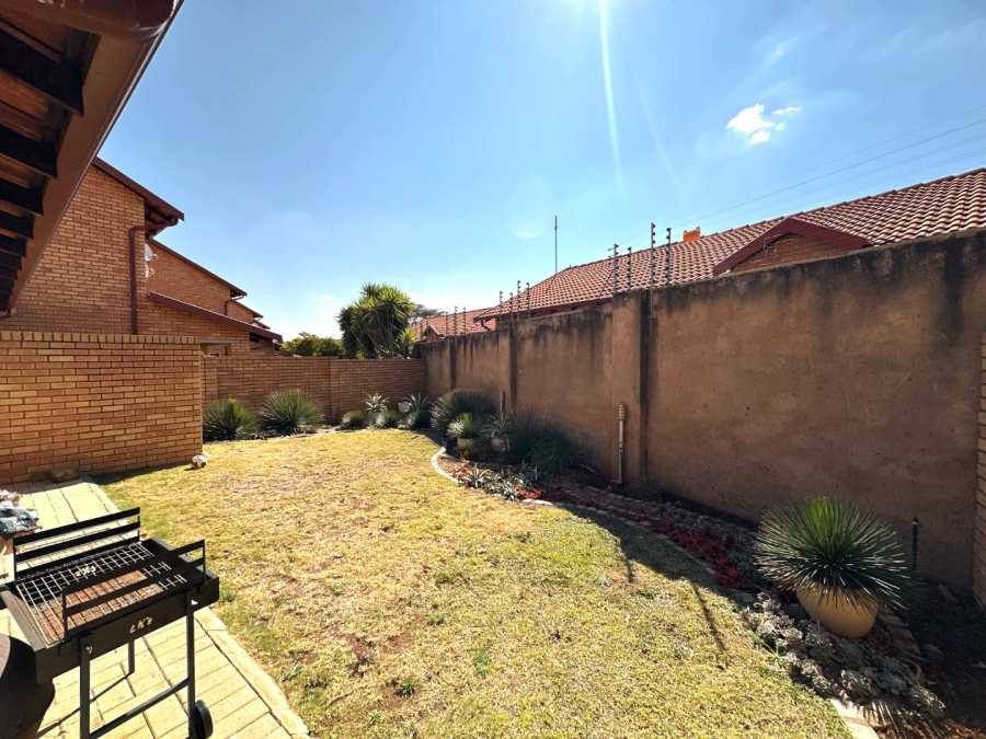 3 Bedroom Property for Sale in Equestria Gauteng