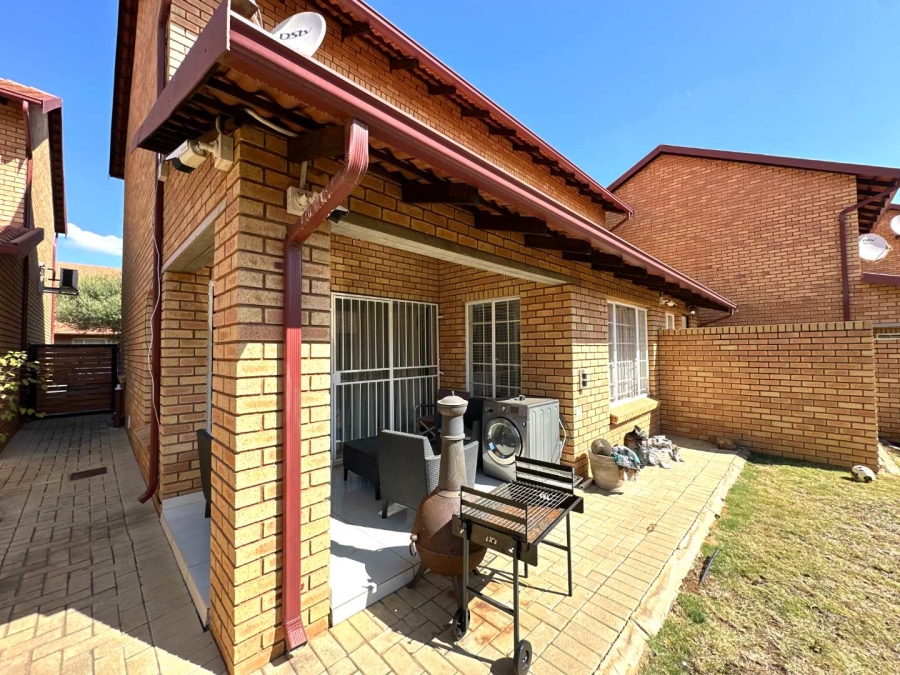 3 Bedroom Property for Sale in Equestria Gauteng