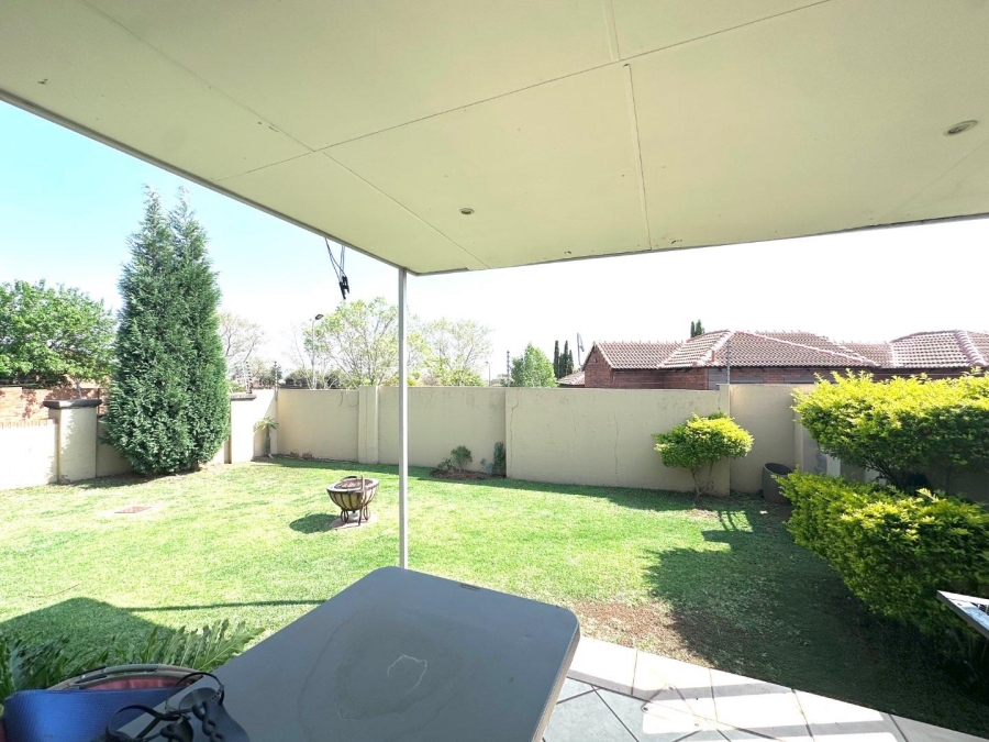 2 Bedroom Property for Sale in Mooikloof Ridge Gauteng