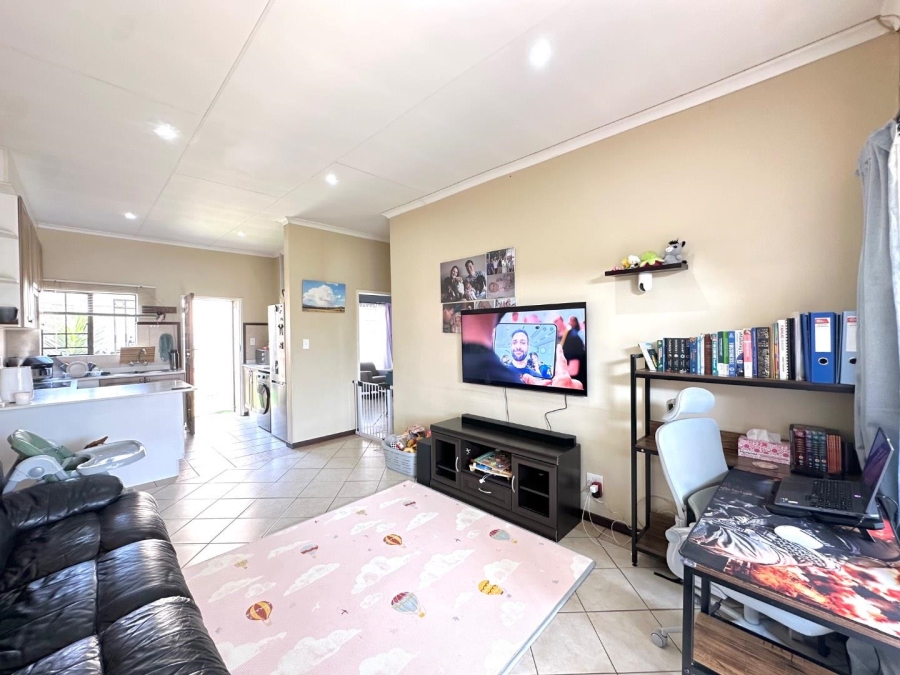 2 Bedroom Property for Sale in Mooikloof Ridge Gauteng