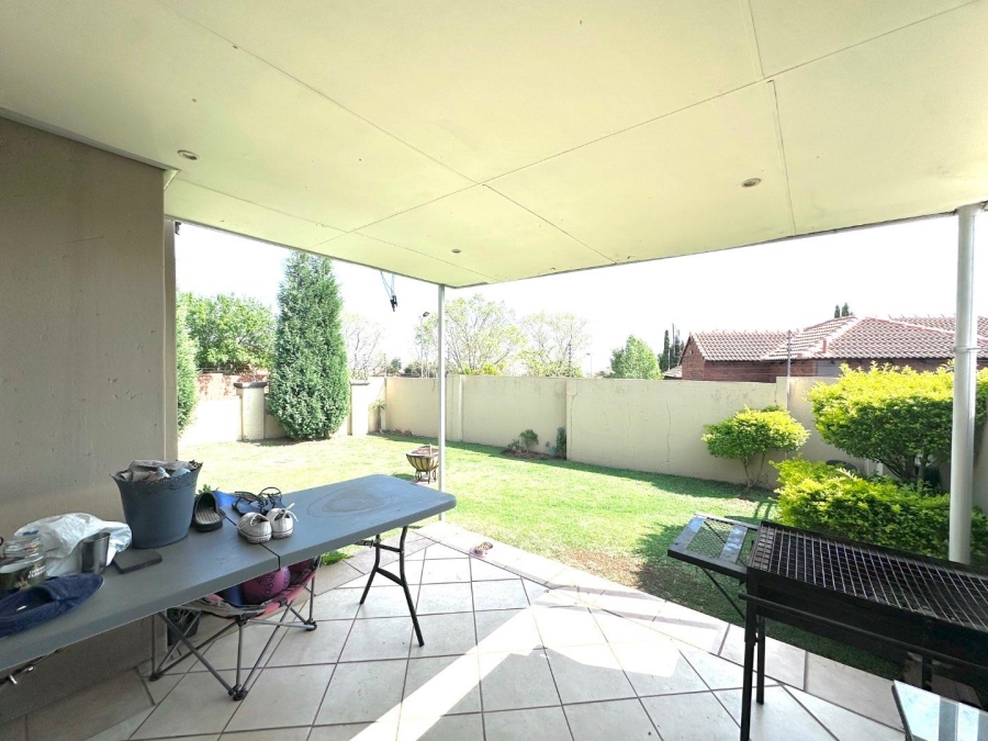 2 Bedroom Property for Sale in Mooikloof Ridge Gauteng