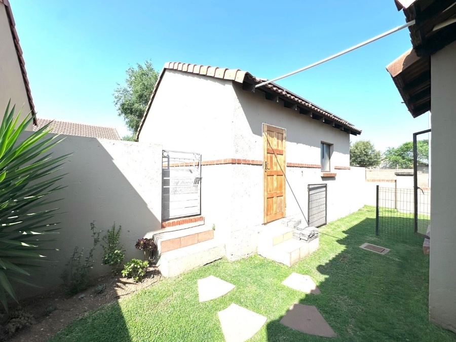 2 Bedroom Property for Sale in Mooikloof Ridge Gauteng