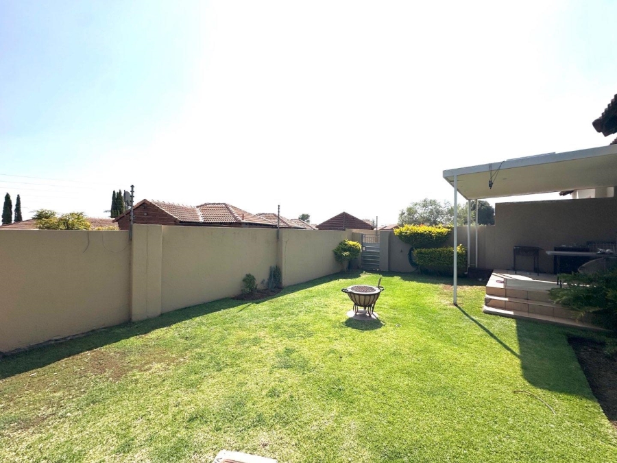 2 Bedroom Property for Sale in Mooikloof Ridge Gauteng