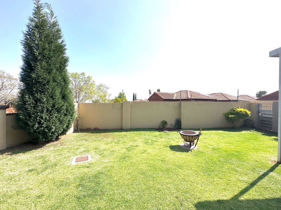 2 Bedroom Property for Sale in Mooikloof Ridge Gauteng